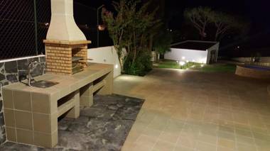 Villa Margaridaheatable poolJacuzzi near beach!