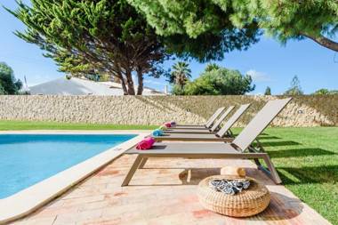 Villa Protea - 5 bedroom beach air-con wifi