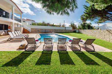 Villa Protea - 5 bedroom beach air-con wifi