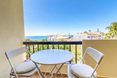 63 Calm Seaview and next to the Beach