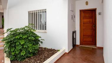 Charming Beachside Apartment w/ Pool by LovelyStay