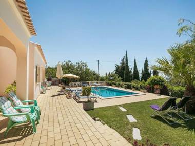 Nice holiday in the Algarve with private pool and sea view in Albufeira