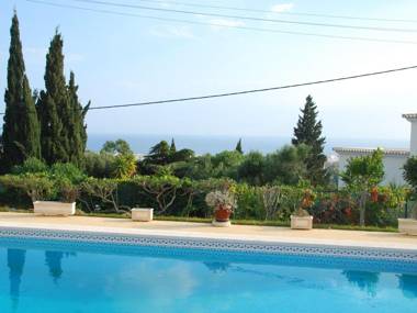 Nice holiday in the Algarve with private pool and sea view in Albufeira