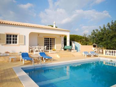 Nice holiday in the Algarve with private pool and sea view in Albufeira