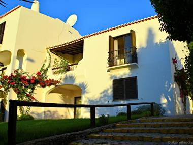 An apartment with sea view within walking distance of the beach swimming pool and Albufeira