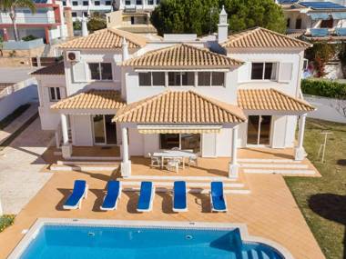 Luxury villa in Albufeira with private pool