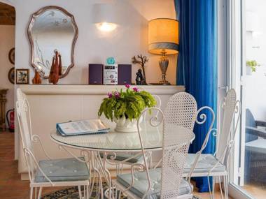 Roofed Villa in Albufeira with Private Swimming Pool