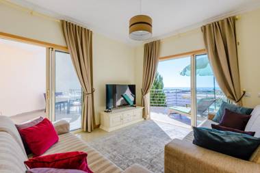 Sea view Apartment with 2 Terraces & Swimming pool