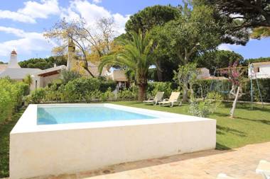 Albufeira Traditional Villa With Pool by Homing