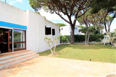 Albufeira Traditional Villa With Pool by Homing