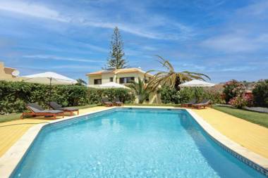 Villa Miracampo by Portucasa