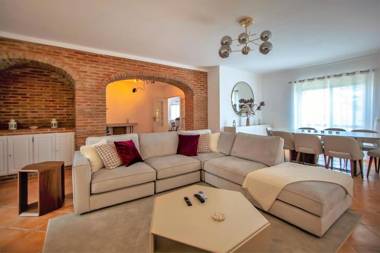 Villa Miracampo by Portucasa