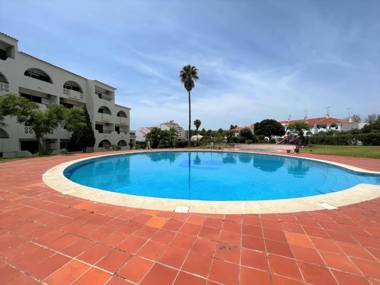 Albufeira Twins 2 With Pool by Homing