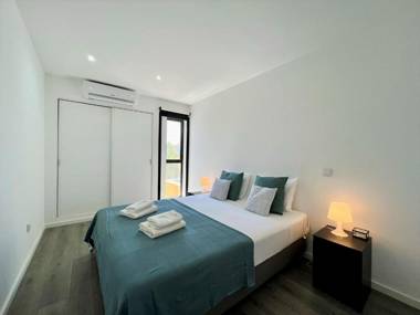 Albufeira Central II by Homing