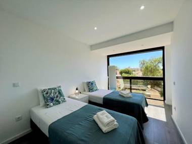 Albufeira Central II by Homing