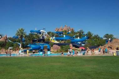 Stunning 1-Bed Apartment in Olhos de Agua