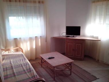 Lovely 1-Bedroom Apartment in Olhos de Agua