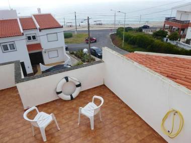 5 bedrooms house at A dos Cunhados 50 m away from the beach with sea view enclosed garden and wifi
