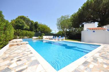 A super little villa for small parties set in a beautiful....