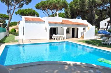 Traditional Private Pool walking distance to Centre Golf Facing