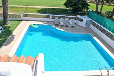Traditional Private Pool walking distance to Centre Golf Facing