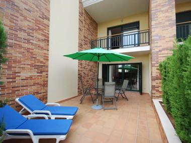 Luxurious Holiday home in Quarteira Algarve with Jacuzzi