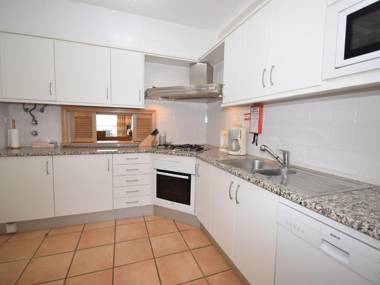 Spacious Apartment in Quarteira with Swimming Pool