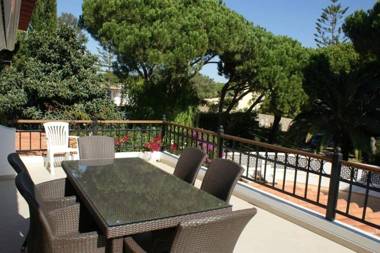 Casa Das Buganvillas - beautiful 3BR Vale Do Lobo villa with AC easy walk to Praca