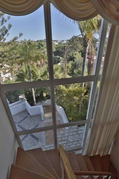 Villa Vale Do Lobo 409 - beautiful 5BR with heated pool short walk to Praca