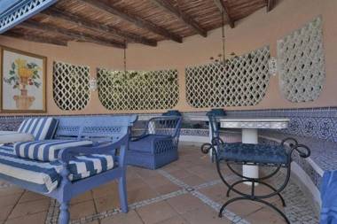 Villa Vale Do Lobo 409 - beautiful 5BR with heated pool short walk to Praca