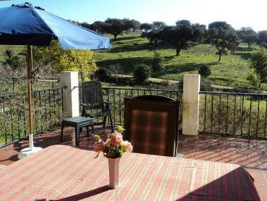 Country Farmhouse in Montemor-o-Novo with Swimming Pool