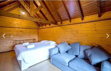 One bedroom chalet with shared pool furnished balcony and wifi at Branca Albergaria a Velha