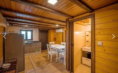 One bedroom chalet with shared pool furnished balcony and wifi at Branca Albergaria a Velha