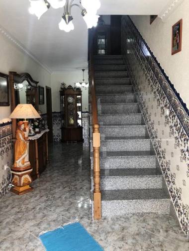 4 bedrooms house with city view enclosed garden and wifi at Corticada