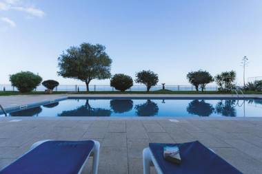 Cliff View Apartment