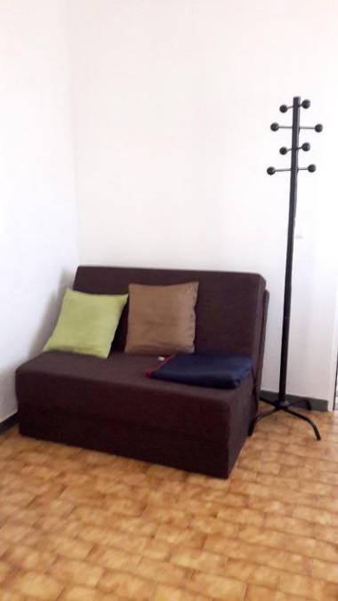 One bedroom appartement with sea view furnished terrace and wifi at Funchal 6 km away from the beach