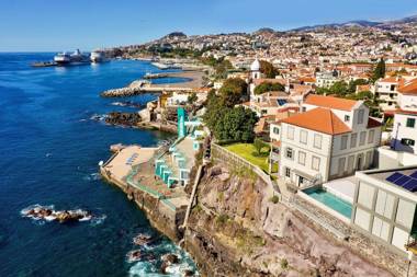 Luxury Barreirinha House by HR Madeira