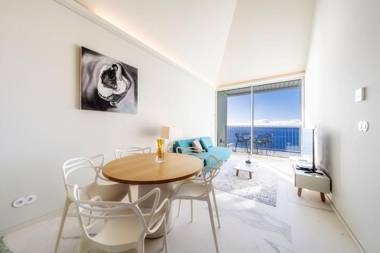 Barreirinha Front-Line Sea View II by HR Madeira