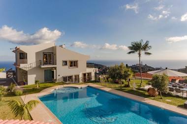 Exquisite Madeira Villa Villa Funchal Belair 4 Bedroom Panoramic Sea View Heated Pool Hot