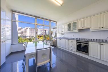 Diego Cruz Penthouse by HR Madeira