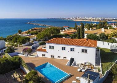 Casa Azenhaga - 100m from the beach - magnificent 3 bedroom villa sleeps 8 with amazing sea views