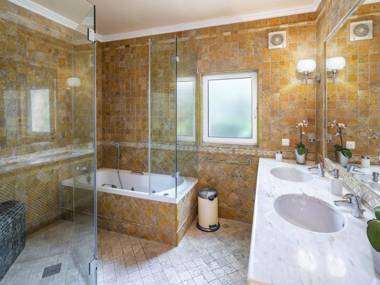 Villa Vale de Lapa amazing sea views heated swimming pool jacuzzi AC - stunning house