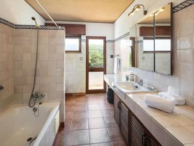 Villa Quinta Marinha - 9 bedroom villa 20 guests stunning location overlooking sea huge private p