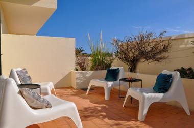 Casa Silwa - Chic 2BR Townhouse Ocean Views 5min to Beach & Pool