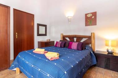 Villa Oasis Hidden Gem Heart of Village Pool Courtyard