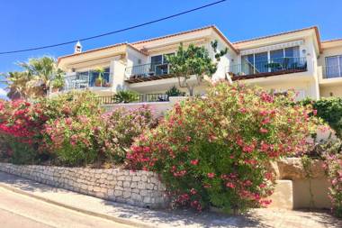 Front line townhouse Face la mer in Ferragudo luxury sea views