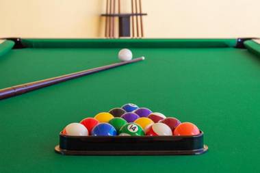 Casa Lombos Nova - wonderful new house with private pool AC and pool table