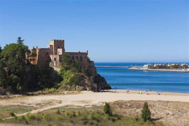 Villa Ocean Blue Ocean views Walk to beach Pool