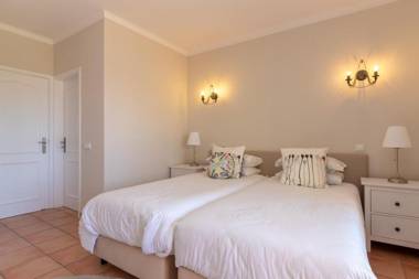 Front line townhouse n 9 in Ferragudo sea views