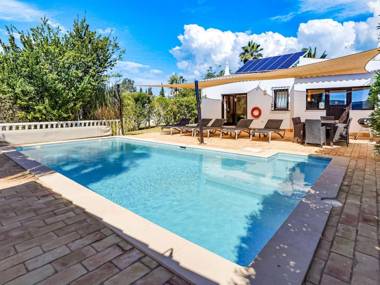 Delightful villa in Carvoeiro with private pool